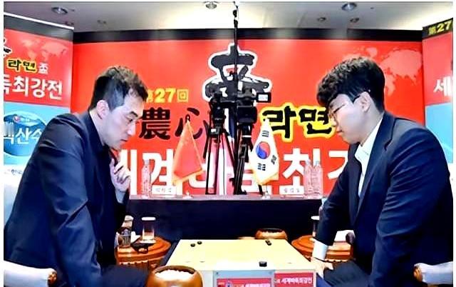 井山裕太中盘胜杨楷文2025年11月25日世界围棋团体赛，日本副将井山裕