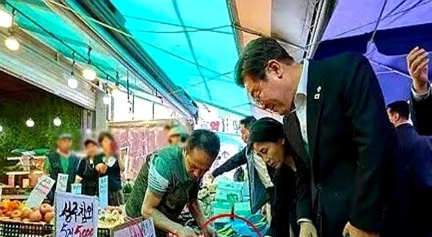 领导下市场，亲民；尹锡悦出国，啥风格天呐！你敢信吗？！新