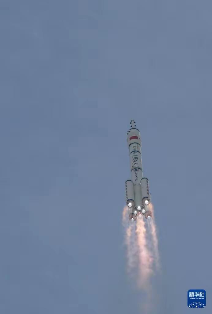 神舟22号为何选16天应急发射而非8.5天：神舟22号选16天应急发射而非8.5