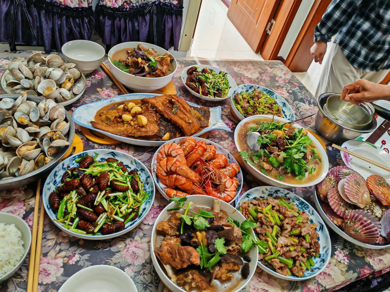 这一桌子如何，有点腻