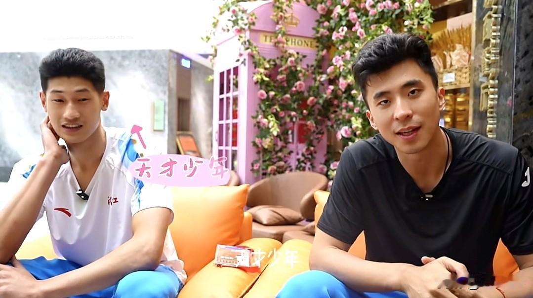 看了浙江男排新赛季排超联赛大名单最大意外是张景胤眼中的“天才少年”刘浩男退役了