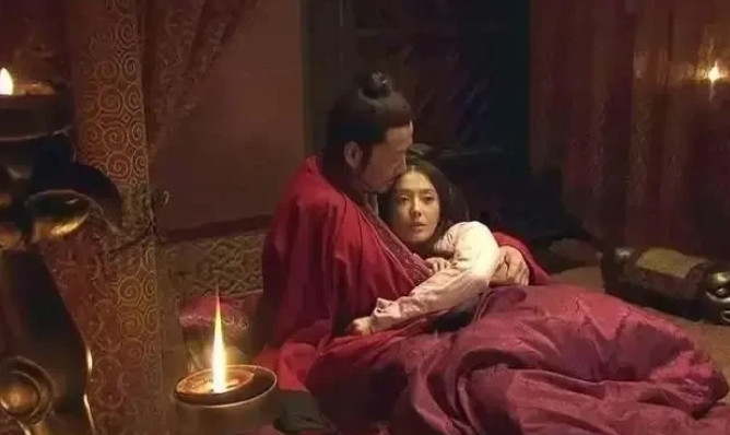 刘邦一时兴起，临时赶往后宫准备临幸一位弱女子，却发现她姿色不佳，转身欲走。女子