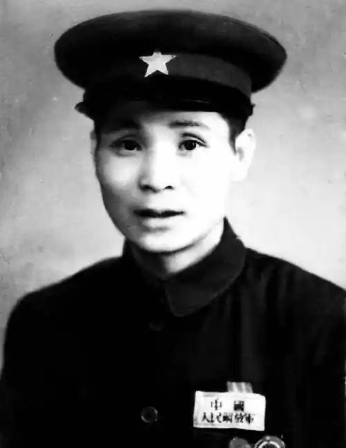 1950年，王宏坤在武汉偶遇老战友刘世模，登门探望时，被眼前的景象深深触动。昔日