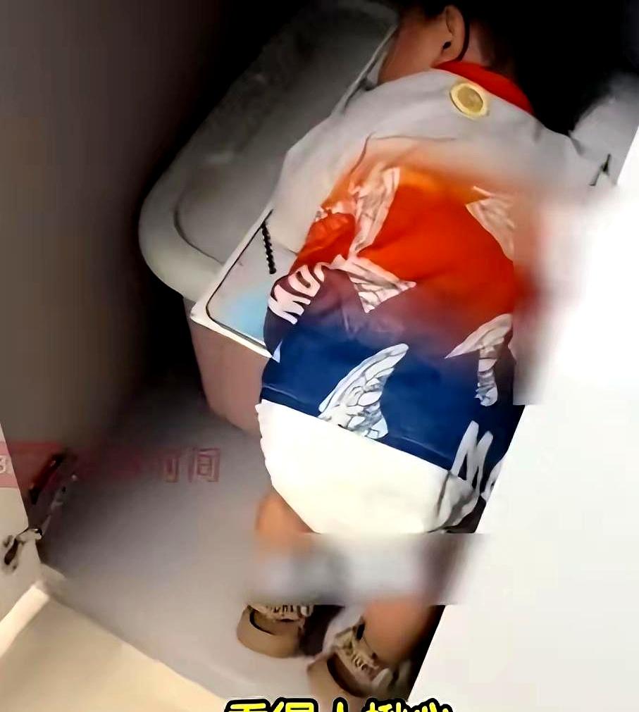 如果生命能重来，那个出生才两天的孩子，是不是就能摸摸妈妈温热的脸，而不是对着冰冷