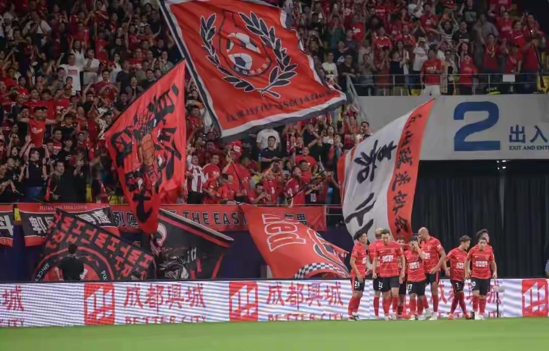 徐正源离队，给成都蓉城队留下的隐患！到目前为止，成都蓉城队新赛季的阵容有很大变