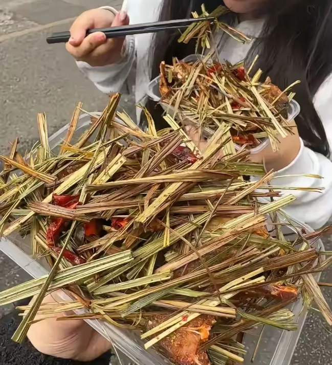 这是哪里的美食？烧鸭跟这个什么一起吃？