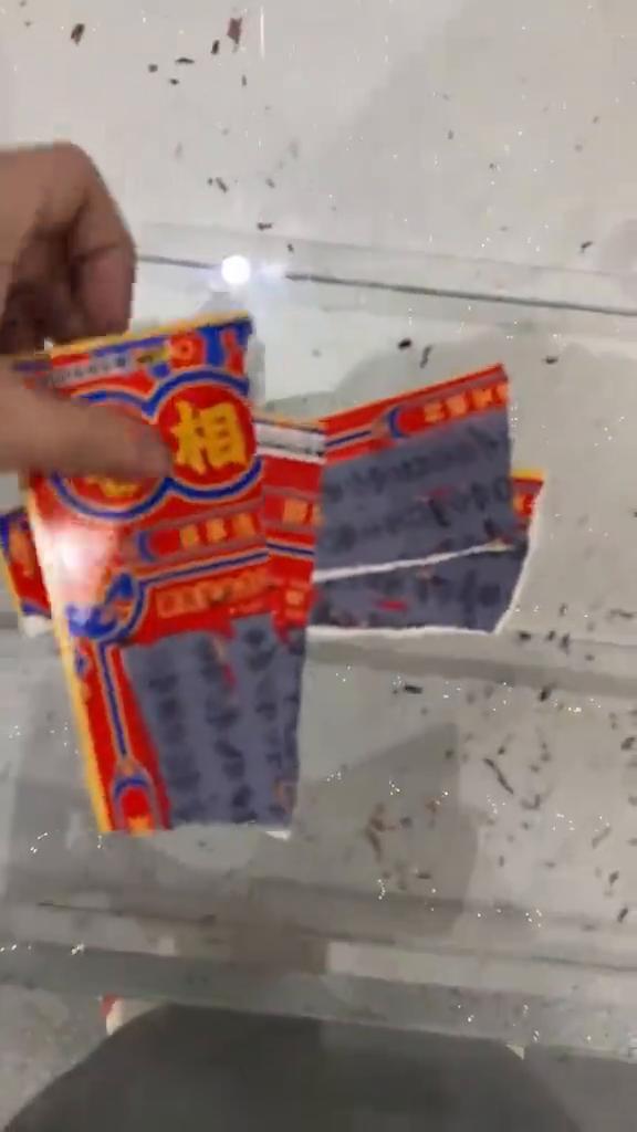 刮刮乐自助机如何打野？我的思路是这样的，一般机器都会摆在商场附近，玩的人一定比彩