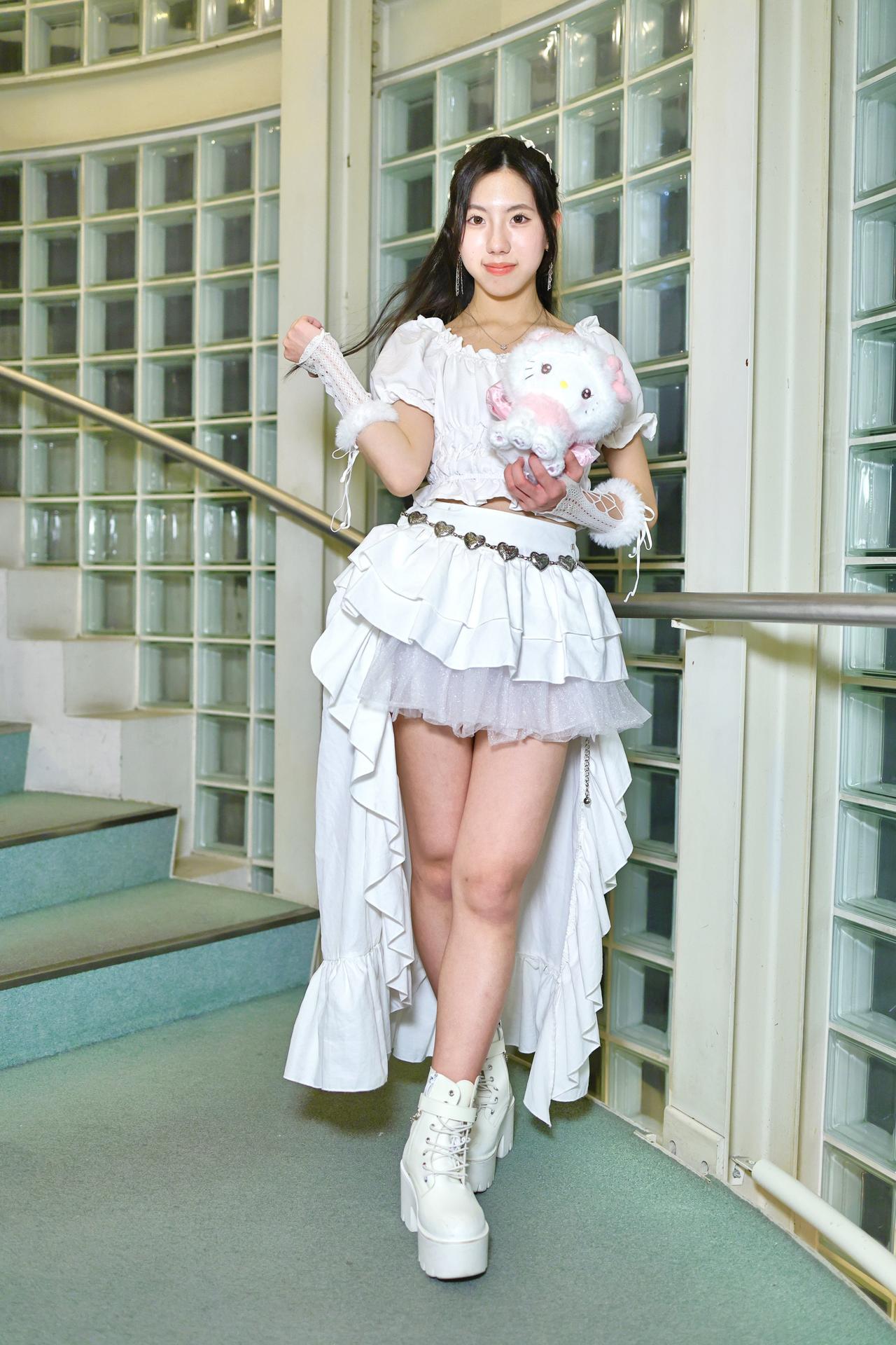 玉人如花，步步生莲。