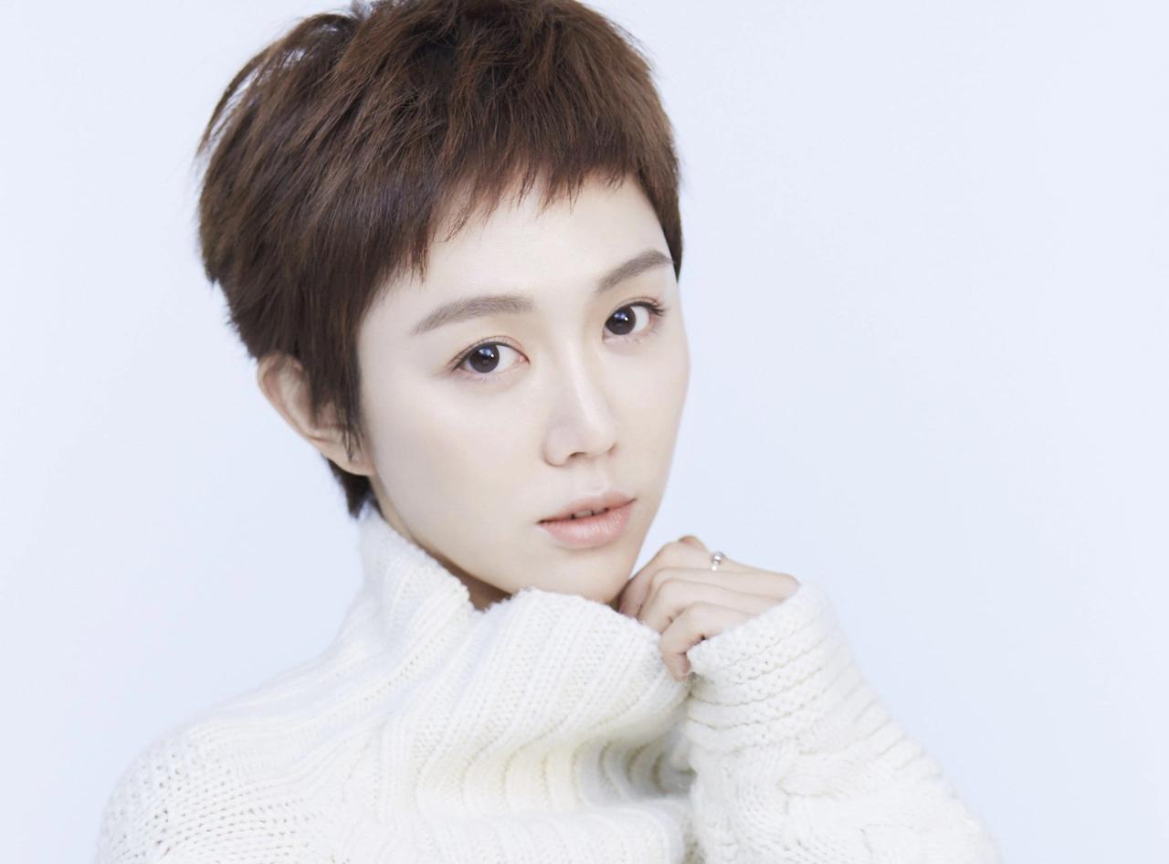 《姜妍的40万冰箱：豪门媳妇的厨房哲学与当代财富焦虑》最近，36岁的姜妍因为在