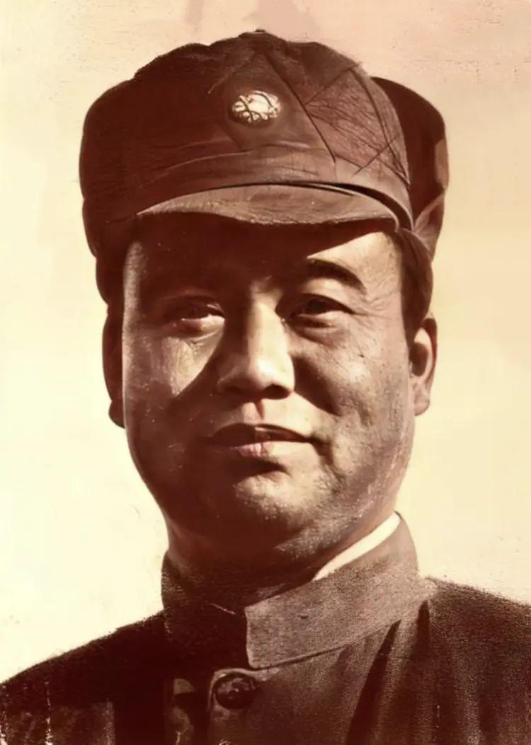 刘汝明1895年10月出生在直隶省献县（今河北献县）西抛庄一个贫困农家。他七八岁