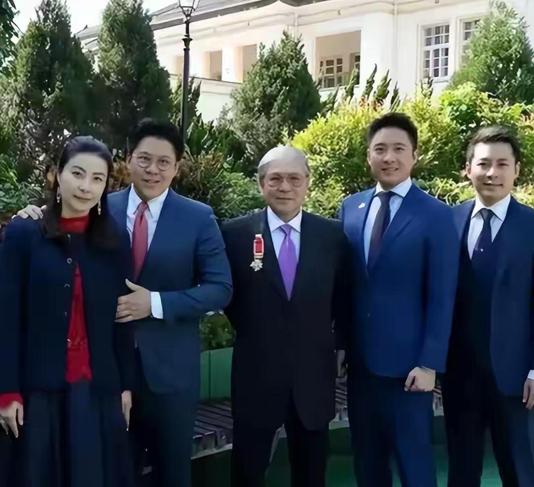 不再隐藏？霍震霆曝光霍启山娜然结婚真相，郭晶晶这次有苦难言霍家在香港可以
