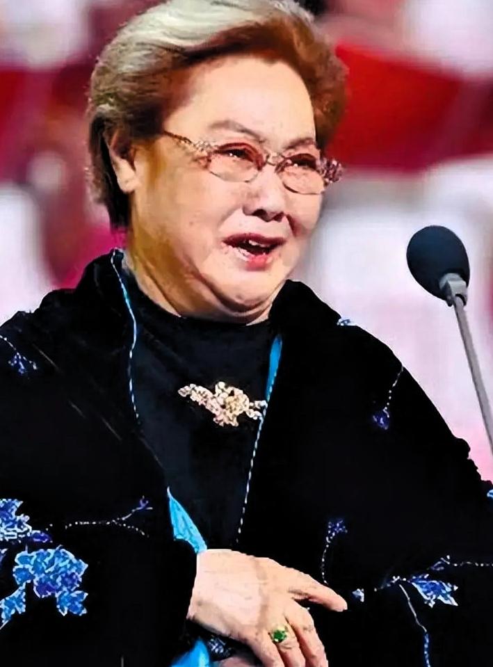 谁的记忆里，没有听过那一曲一条大河波浪宽。一代人民艺术家郭兰英悄然离去，很多人看