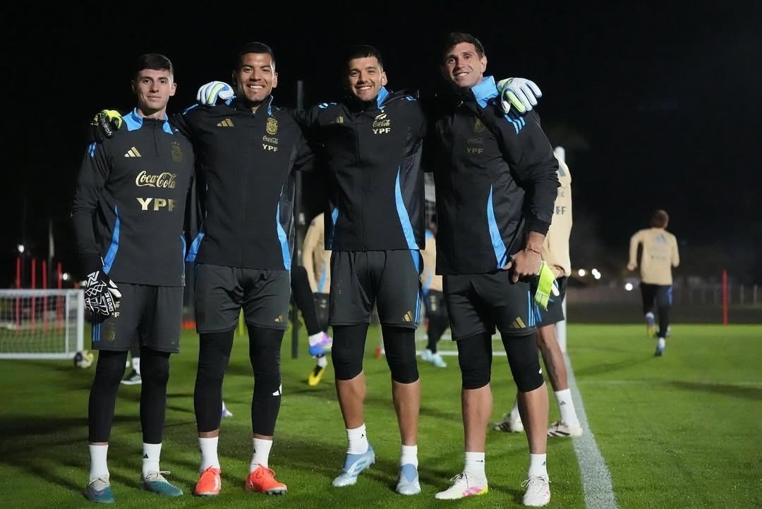 回家真好🇦🇷🧤迪布更新IG：“❤️🇦🇷”🎙“我的未来？我不知道，我