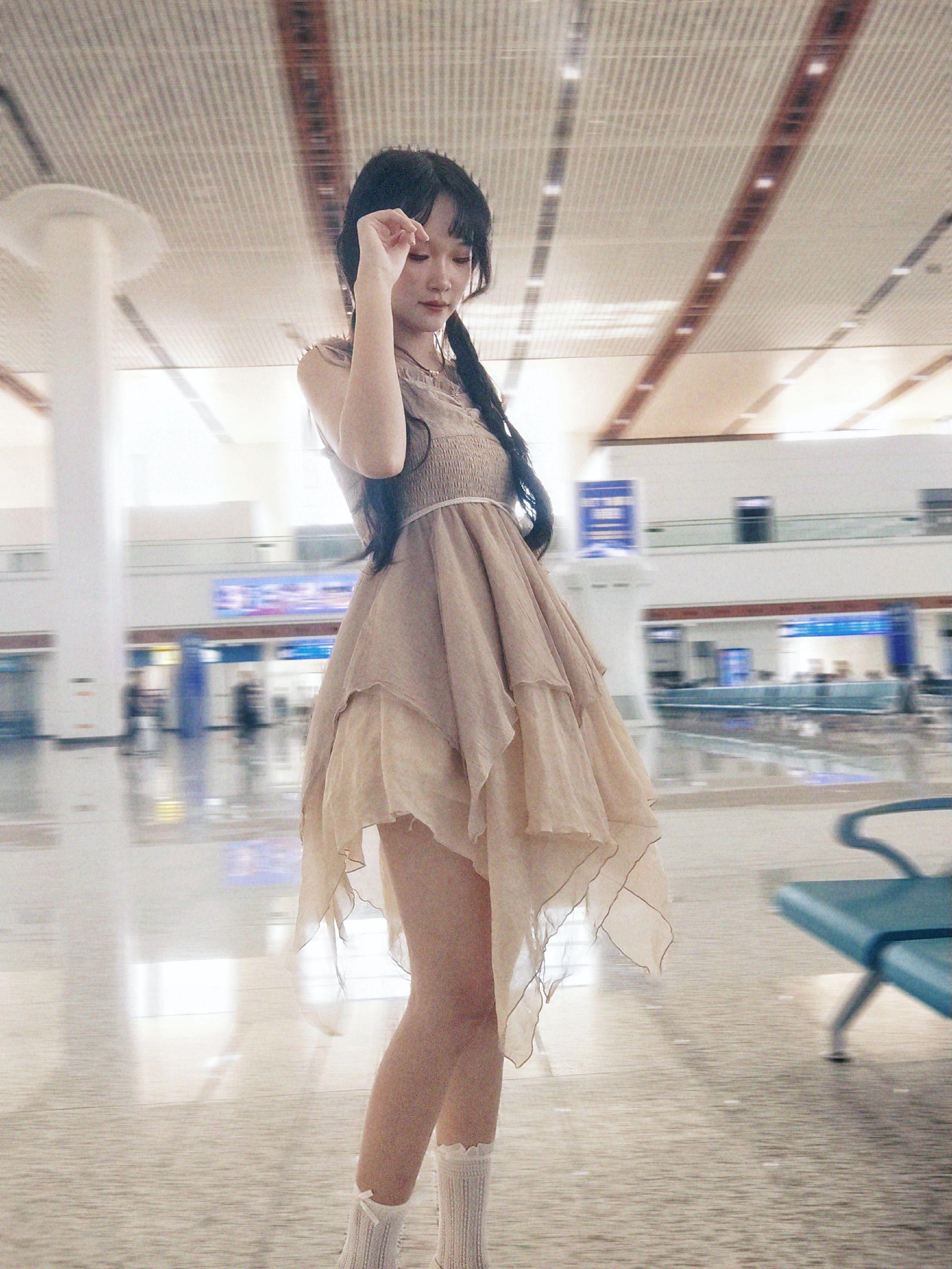 一点不御姐。