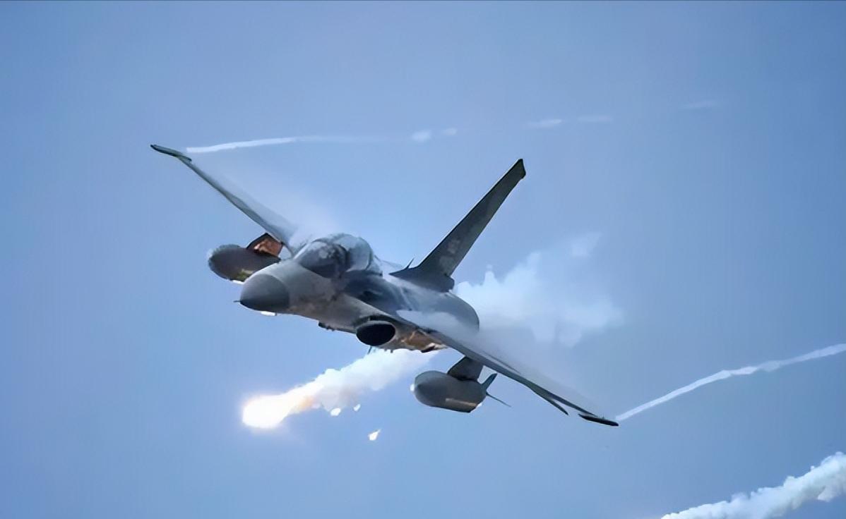 1982年黎巴嫩空战的硝烟还没散尽，中国军工部门的会议室里已经炸开了锅。以色