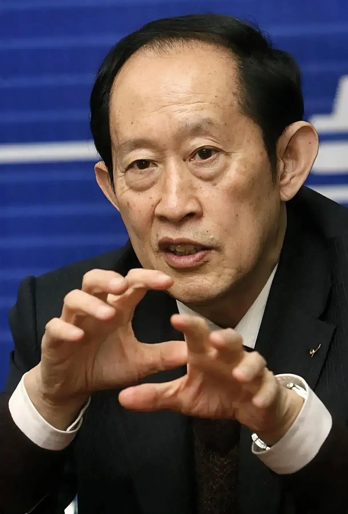 经济学家说:“把分配不均说成是经济危机，把财富向上集中说是市场规律，把普通人的