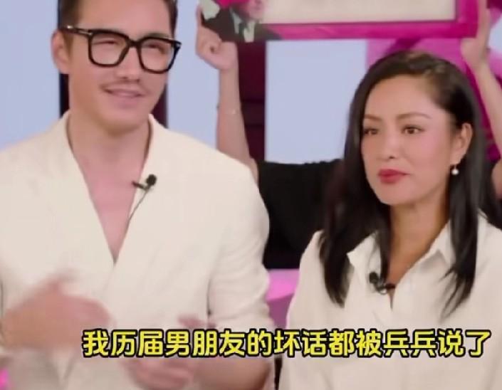 他表白三次都被拒，却在北京720平豪宅里给她留了间永远上锁的卧室。钥匙就挂在床