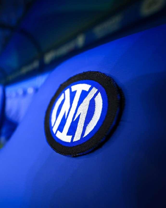 这赛季右路富裕，左路太单薄了。右路补了一个恩里克，再加迪乌夫兼职，虽然达米安长期