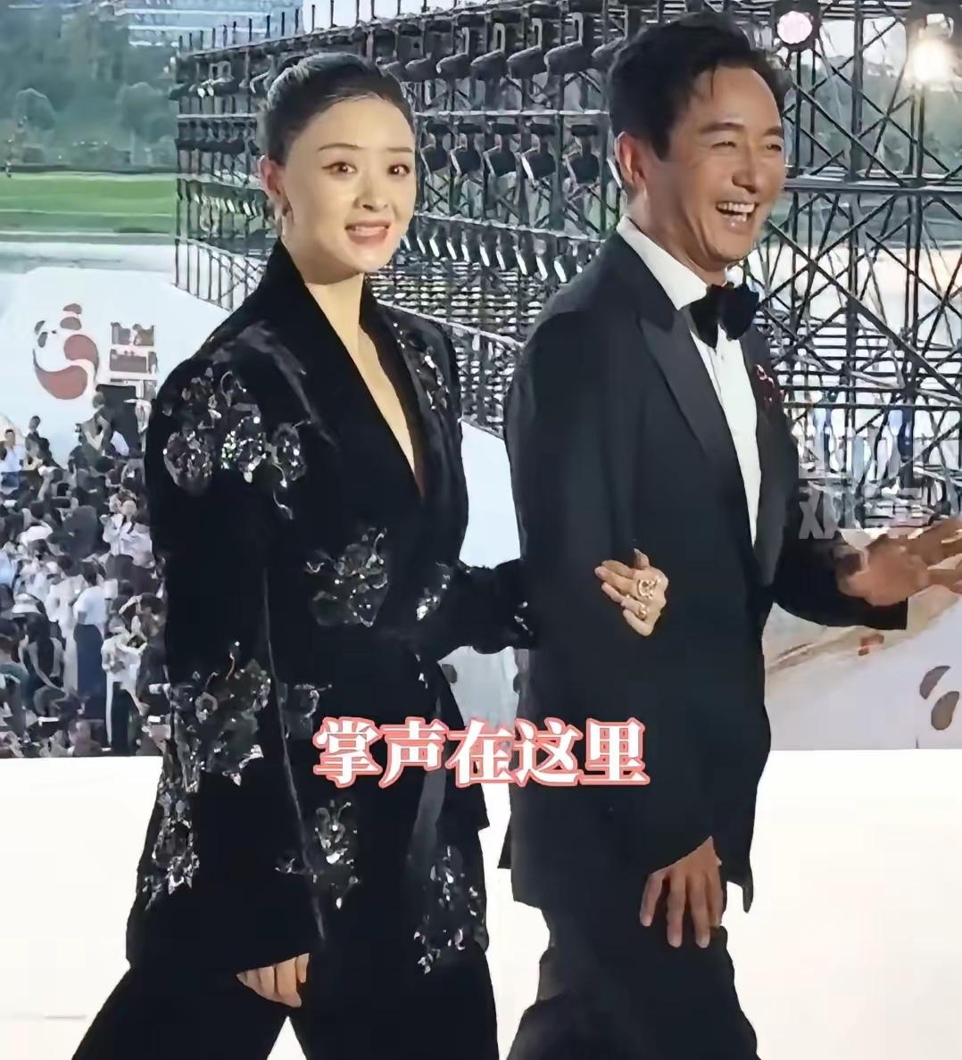 金熊猫奖活动盛典，大阔枝来了，华妃娘娘来了，蒋欣来了……有人说，蒋欣这个造型