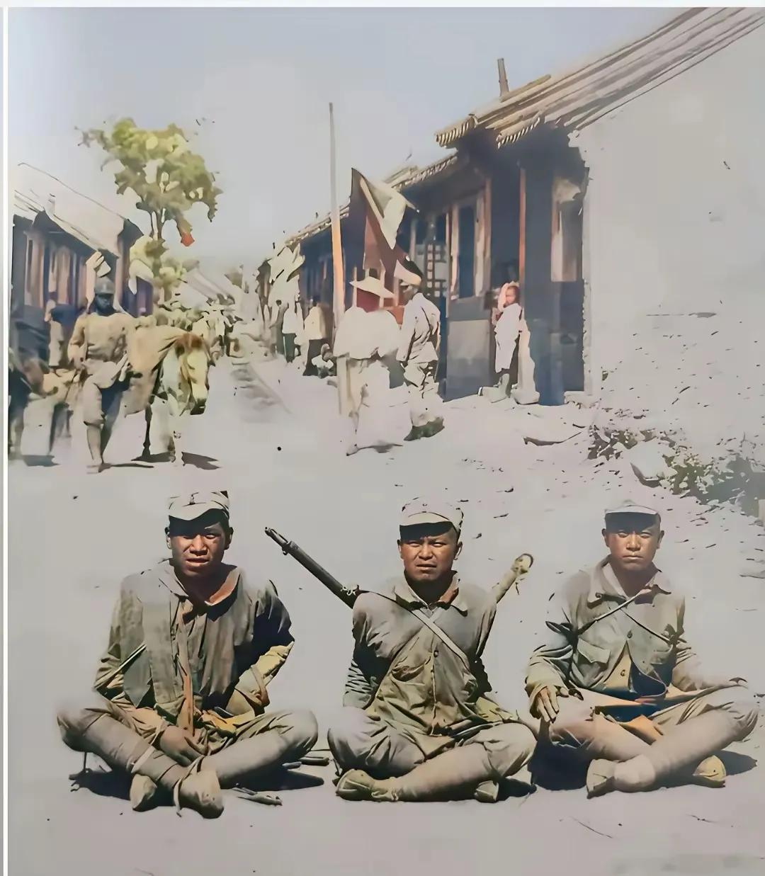 图中三位中国士兵是在同日寇战斗中被俘的，从图片中看他们眼神没有任何畏惧，他们已经