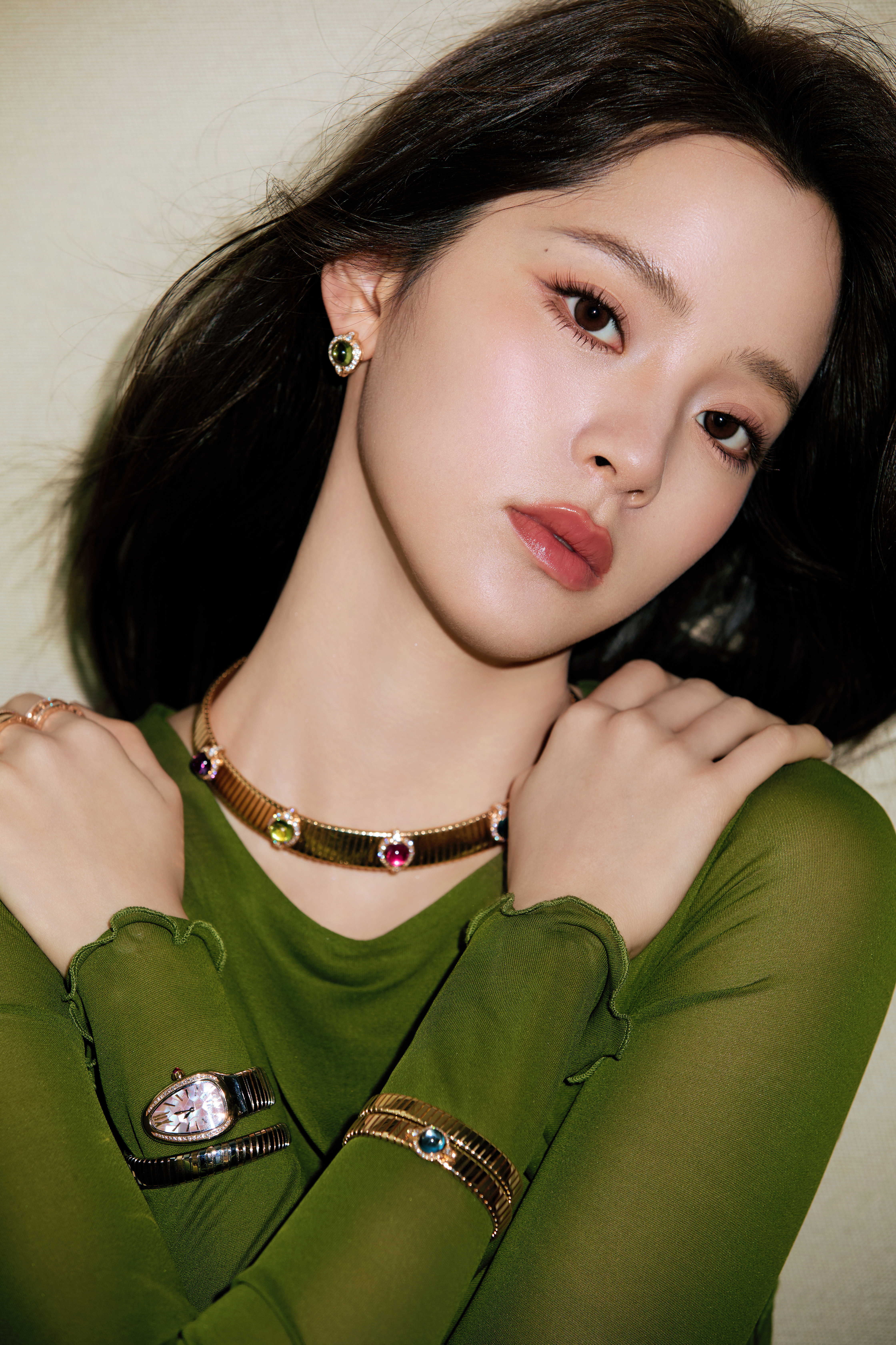 欧阳娜娜不语只是一味参加音综欧阳娜娜在复制粘贴的时代，你是手写的诗