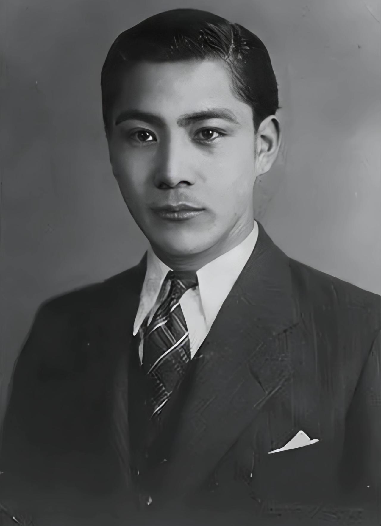 下图是汪精卫的真实照片，看过这张照片的人，几乎都会感叹：“卿本佳人，奈何做贼？”