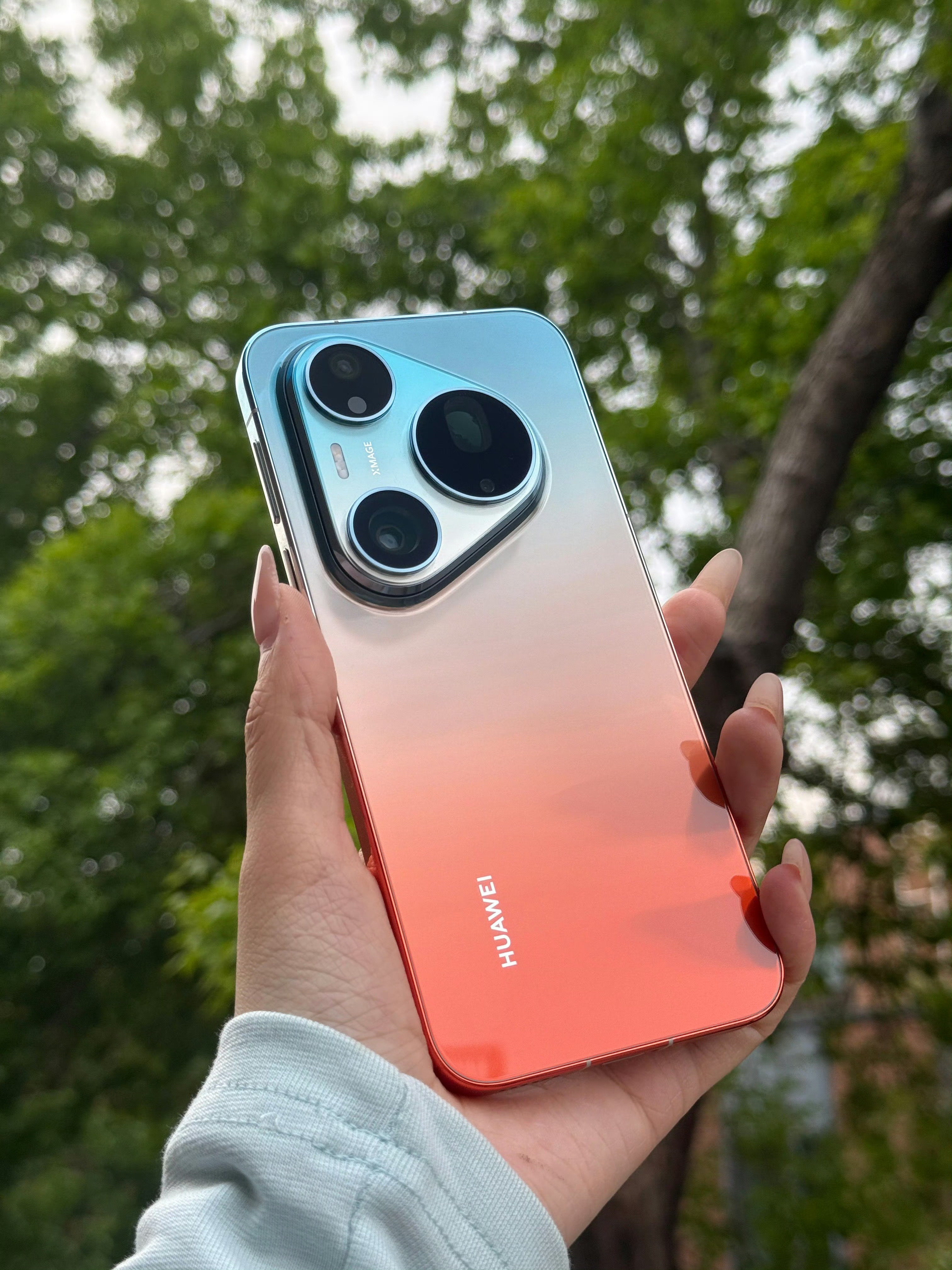 这两天肯定有很多朋友被iPhone17降价的消息刷得头大，全在喊捡了大便宜，但其