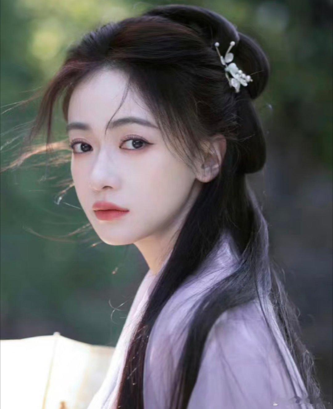 1、电视剧《诸葛亮传》重大历史题材同意摄制备案公示，导演：李木戈，集数：40集。