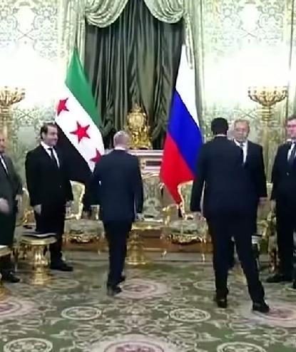 厉害，刚和泽连斯基会面不久又见普京，这是充当说客吗？在美国坐了5年大牢，放出来后