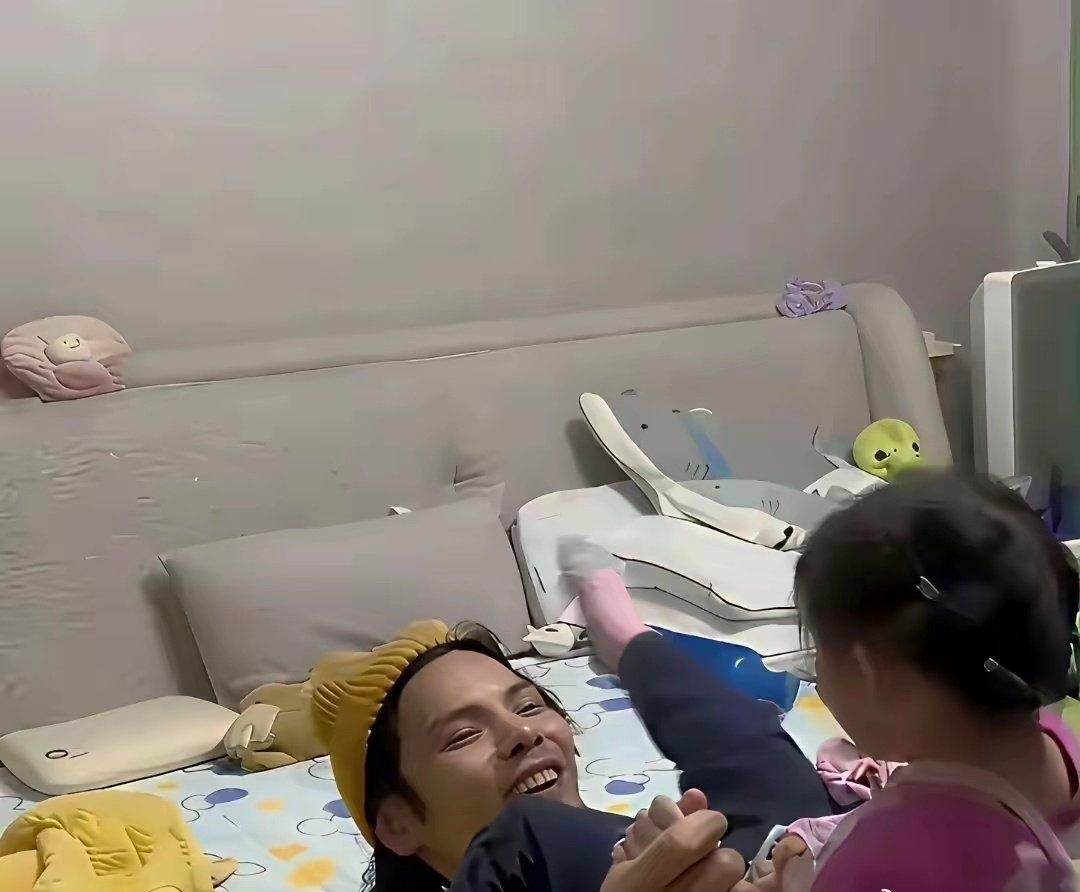 原来有钱人家里也这么乱！感觉比穷人家都要乱～向佐家难不成没请阿姨吗？这难道就是郭