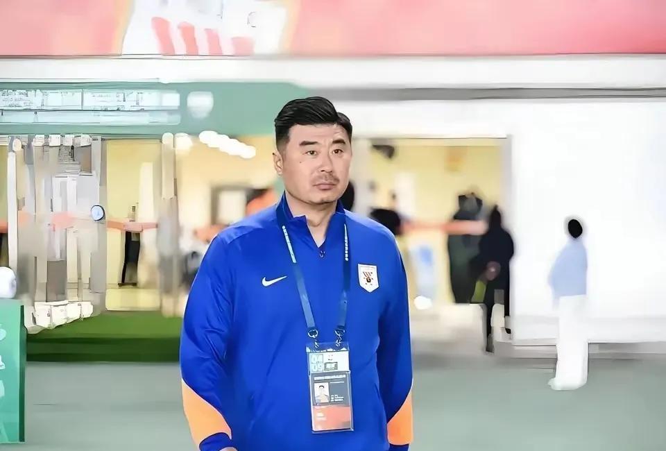 山东泰山队新帅韩鹏面临着诸多难题，改革势在必行。就拿球员位置安排来说，王大雷自