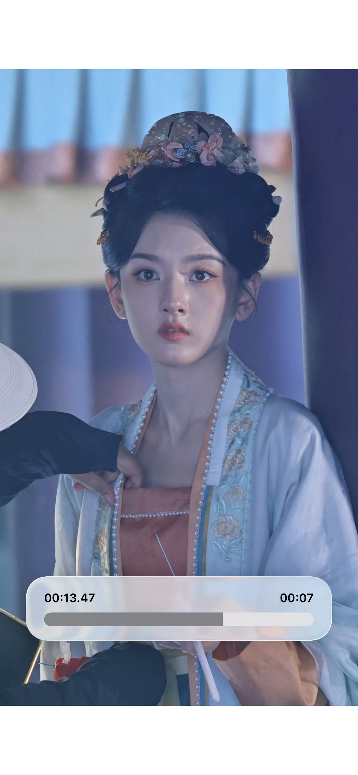 这个女孩最近生图是不是有点美太过了