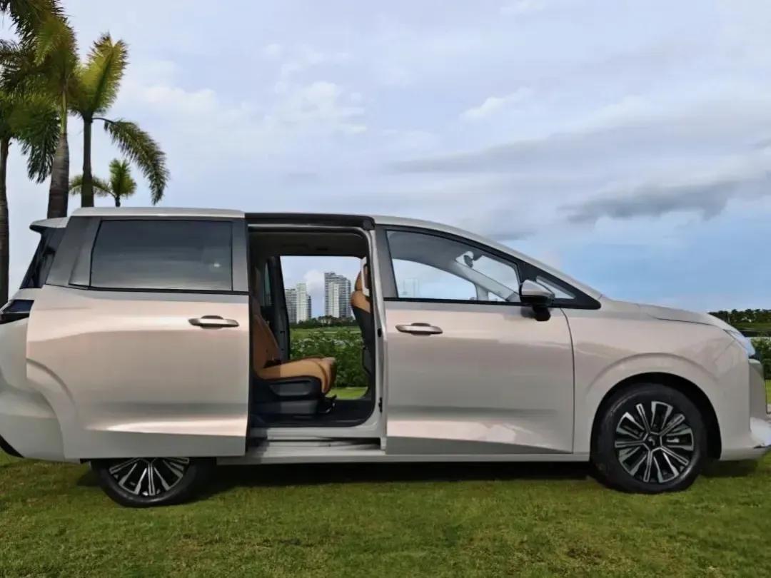 电车1年电费——1500元!油车1年油费——15000元!电