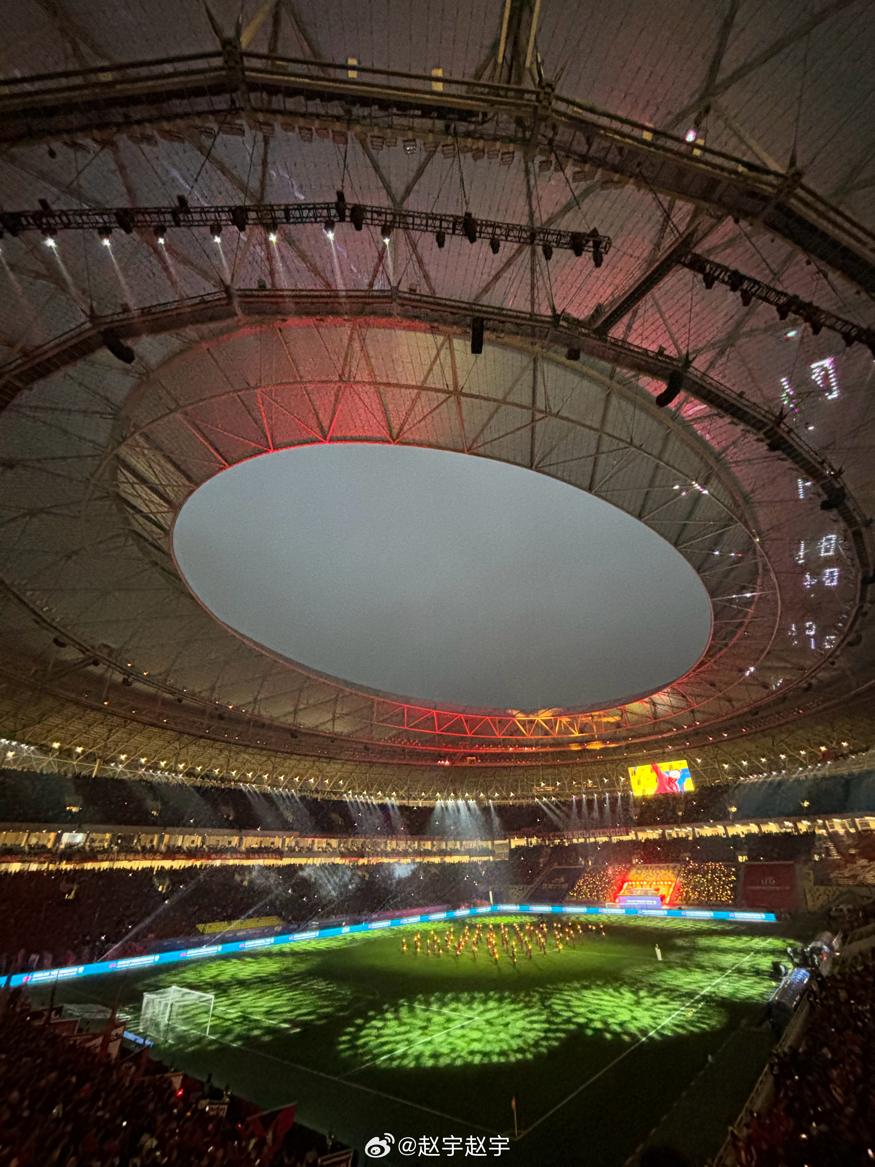 2026赛季中超开幕。凤凰山，一座难以翻越的山。成都·凤凰山体育公园专业足球场