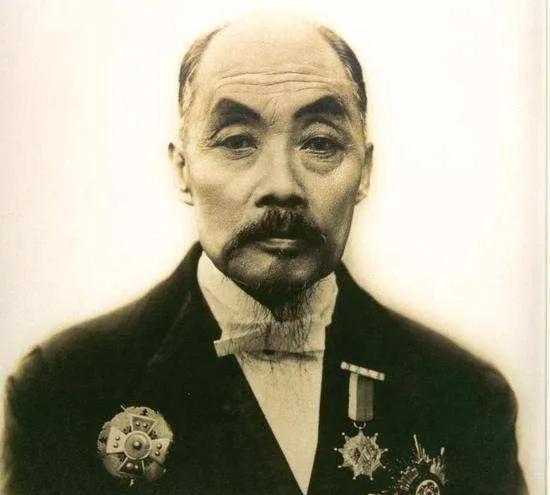1884年，为了延续香火，清末状元张謇纳了一房小妾，可小妾却迟迟没有怀孕，妻子说