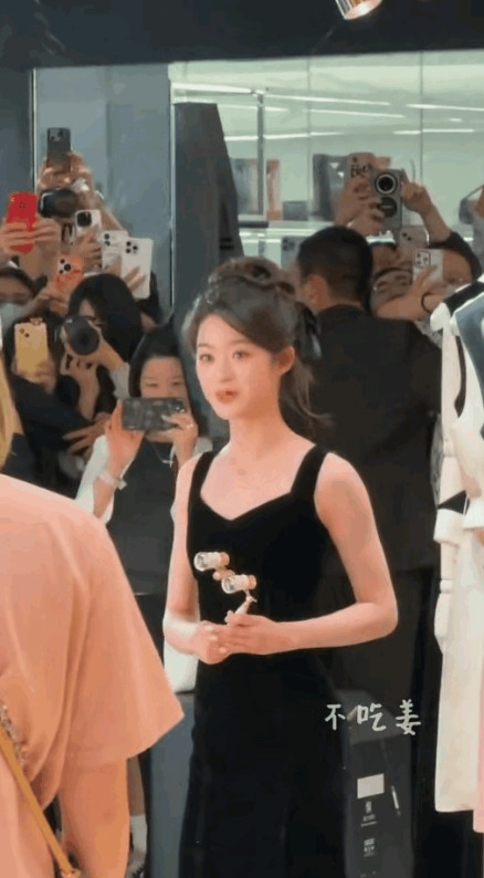 有点理解黄杨钿甜了，为什么她会这么有恃无恐？原来是我太天真！一个17岁