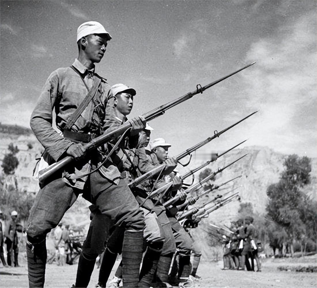 2500人2400条枪，八路军最阔的团，遭5万日军围剿，九成牺牲1941年1