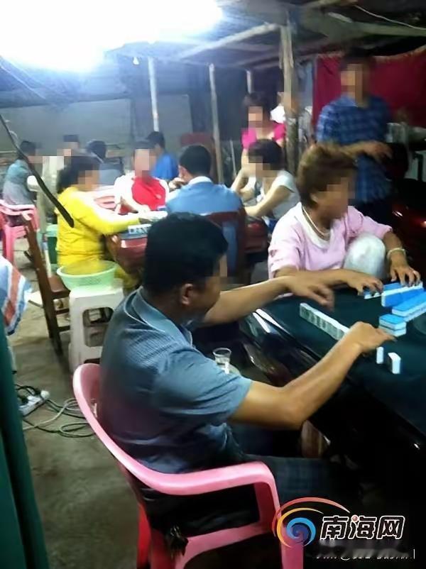这事说出来真的又好笑又离谱。贵州那个大姐在麻将馆跟三个男人打麻将，输得急眼了，