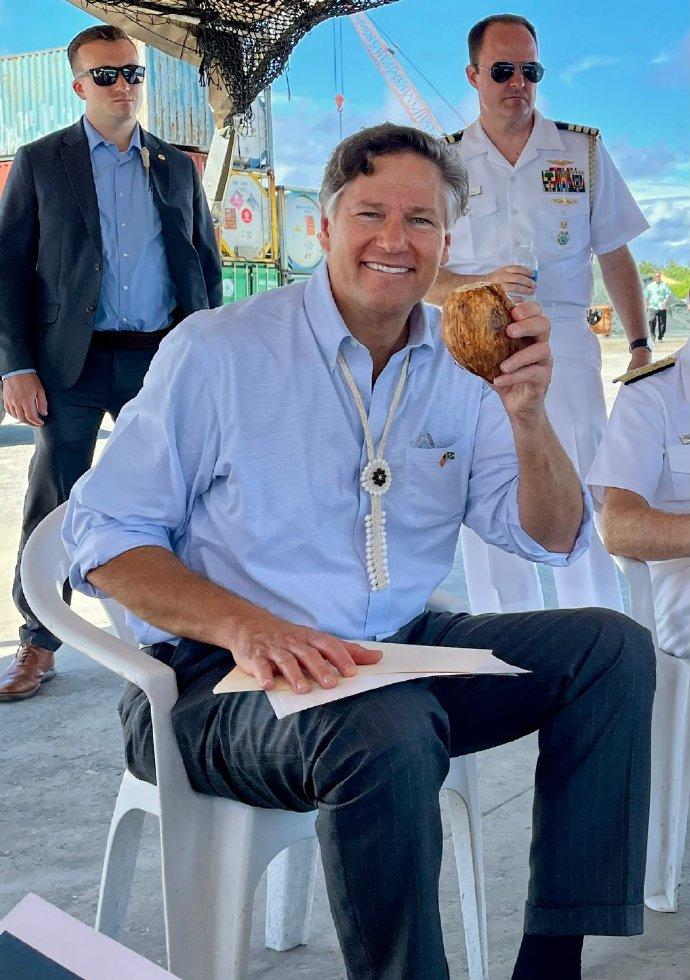 美国高官最近的表态简直让人笑掉大牙：“不会犯第二次错误，绝不让印度成为第二个中国