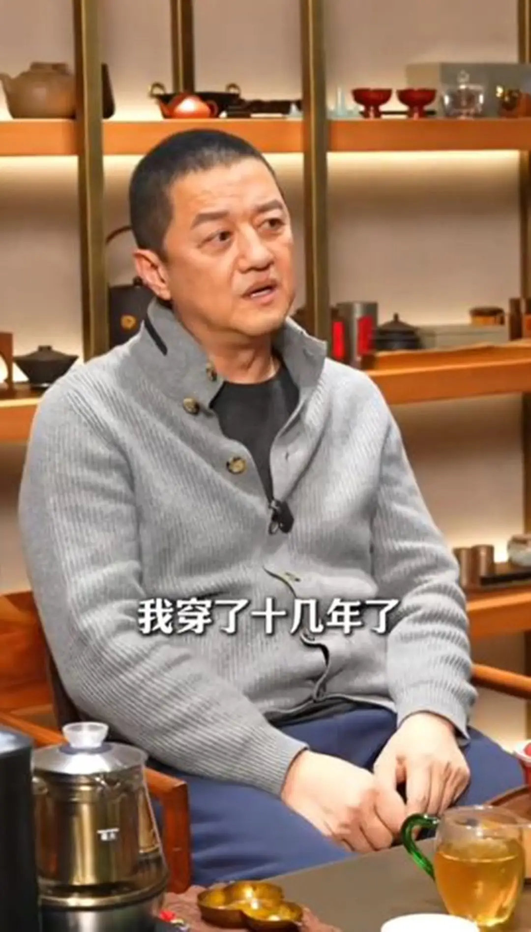 李亚鹏和同事聊女儿，称李嫣国外买衣服从不超10欧元，就喜欢艺术​