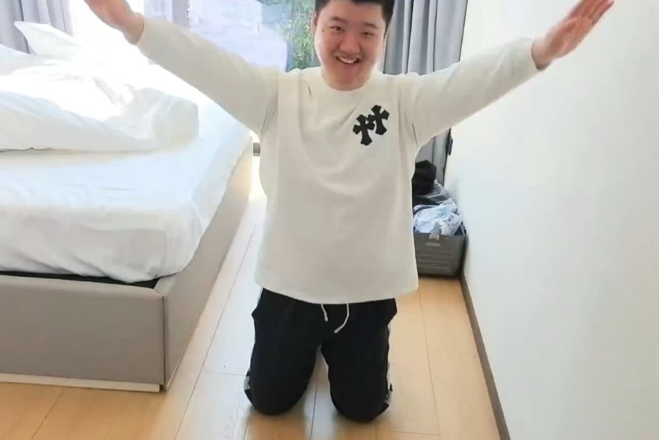 枫哥：哥们还点播了一波谢彬好吧，他变成这样我应该90%功劳。他很慌，他团播完之后