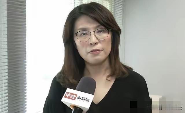 国民党主席郑丽文昨天竟然在国民党中常会上对韩国前总统尹锡悦一案做了一份评价，观点