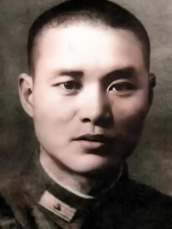 1949年昆明，军统特务头子毛人凤将沈醉召到房间密谈，他对沈醉说道：如果不早早杀