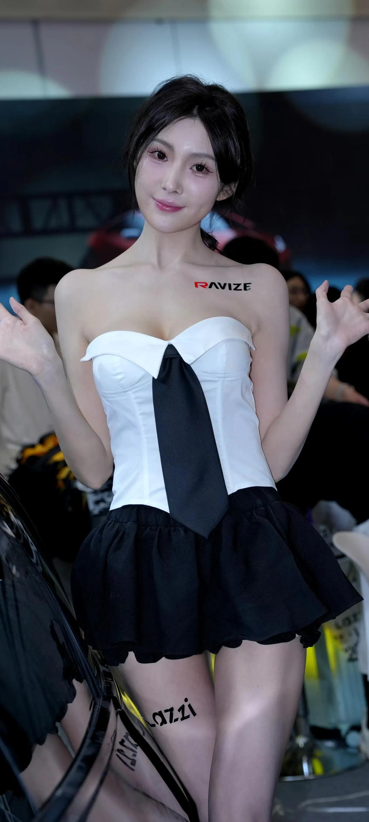 车展上的靓丽车模太吸睛了！哪位最漂亮？车模高颜颜美女车模