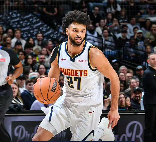 掘金大逆转马刺，穆雷和福克斯谁更出色？数据一目了然没有文班亚马，马刺“军团”多