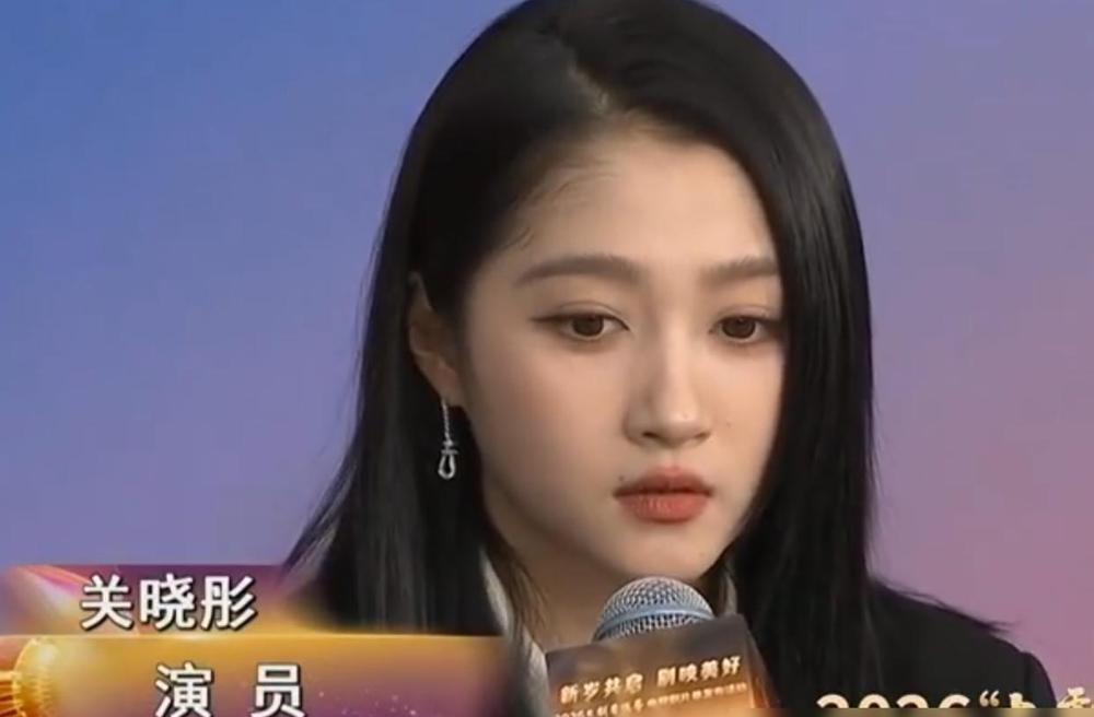 谈过恋爱的都懂。能坚持五年，本身就是一种无声的宣告。昨天狗仔又放锤了。鹿晗