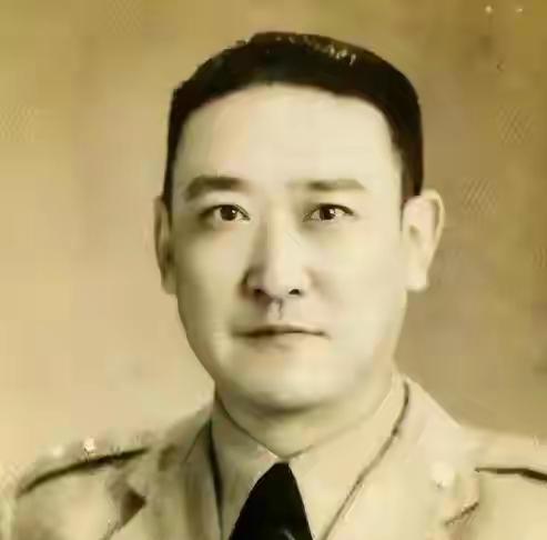 他亲手杀害了四位红军军级将领，解放后完全可以被正法这个人就是西北马家军头目马步