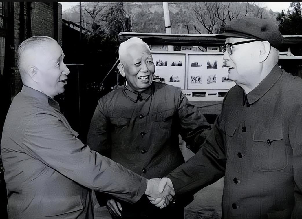 70年代末，叶剑英元帅非常欣赏粟裕的军事才能，为让他发挥更大作用，曾向中央提议由