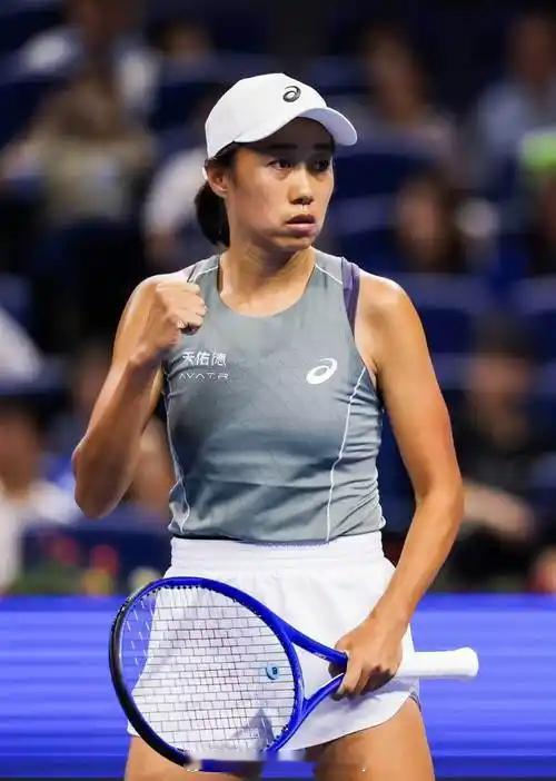 张帅止步第二轮🥶🔚在今天凌晨结束的WTA125利摩日站，张帅单打止步第二轮