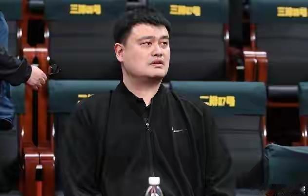 【姚明领美国篮球的退休金】这事应该反思我们自己，对很多奥运冠军因伤病提前退役的